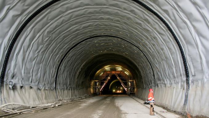 Tunnel waterproofing with flexible PVC sheets