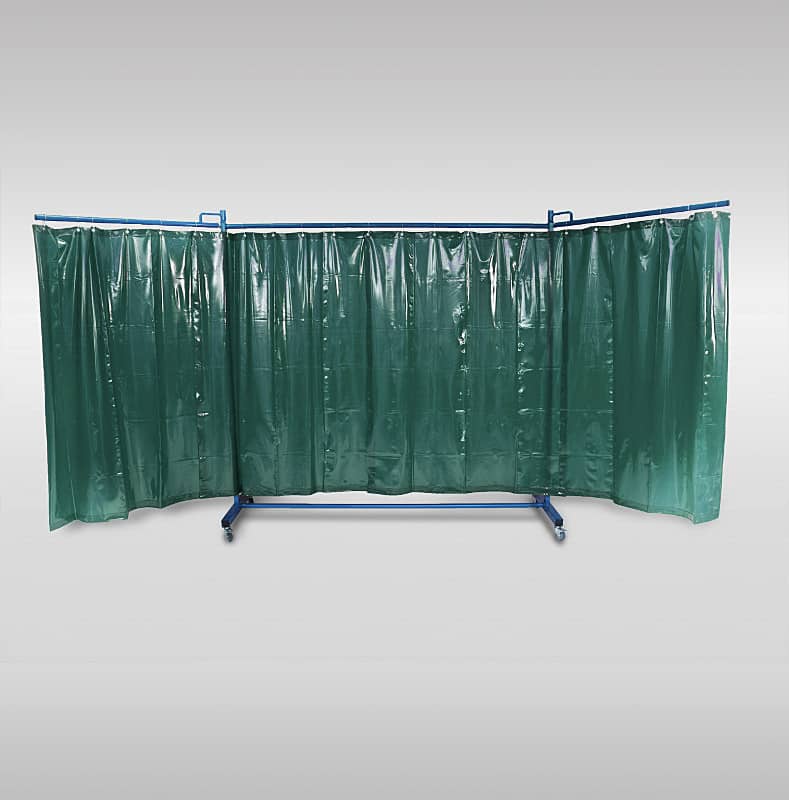 Mobile protection for welding with flexible PVC strips of screens